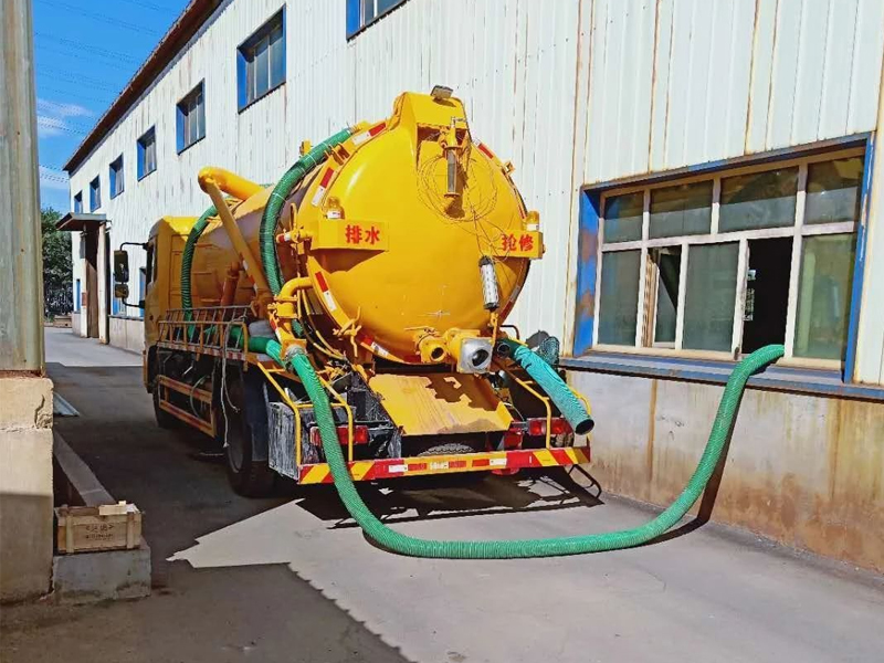 白兔厂区化粪池清理